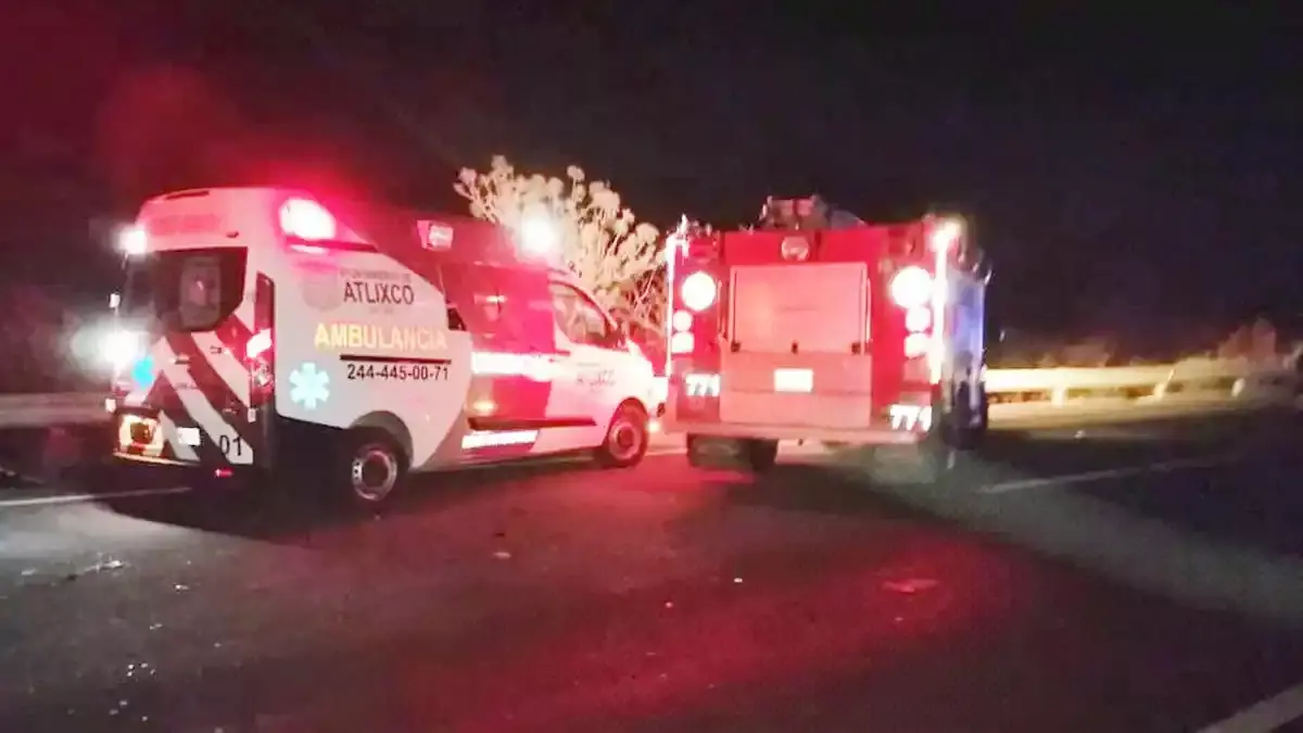 Muere automovilista en la autopista Siglo XXI.