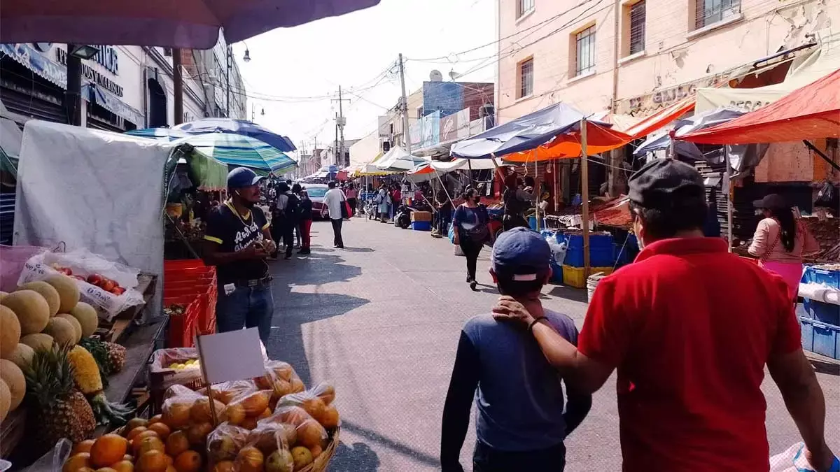 Ambulantes secuestran otra vez las calles del Centro