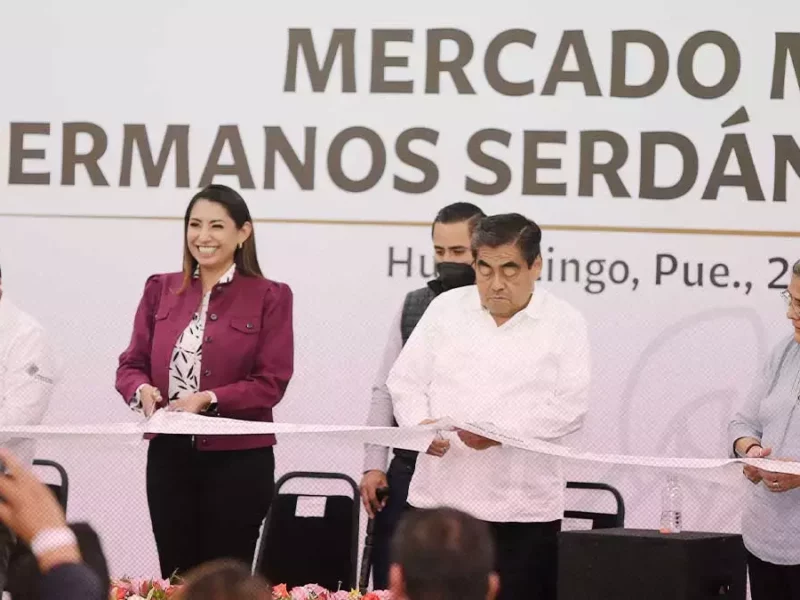 Barbosa inaugura mercado en San Salvador El Seco