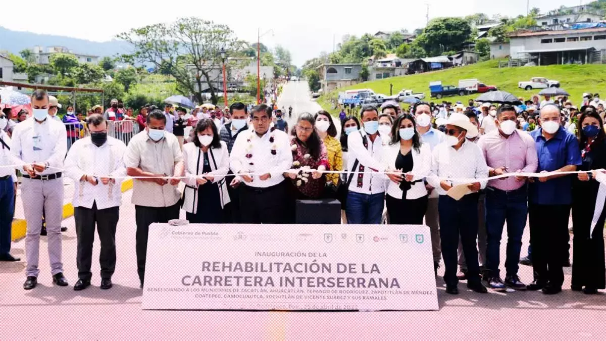 Barbosa inauguró la rehabilitación de la carretera Interserrana