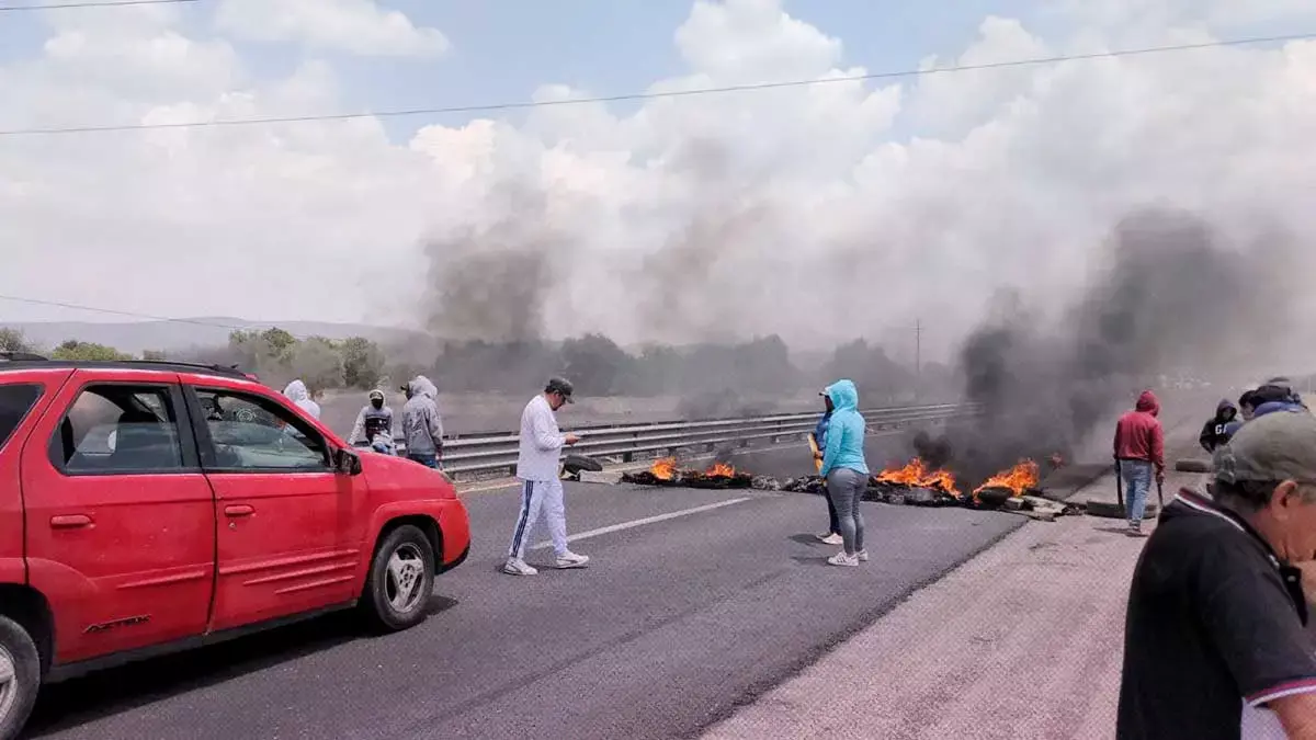 Pobladores de Palmar de Bravo exigen la entrega de un cadáver