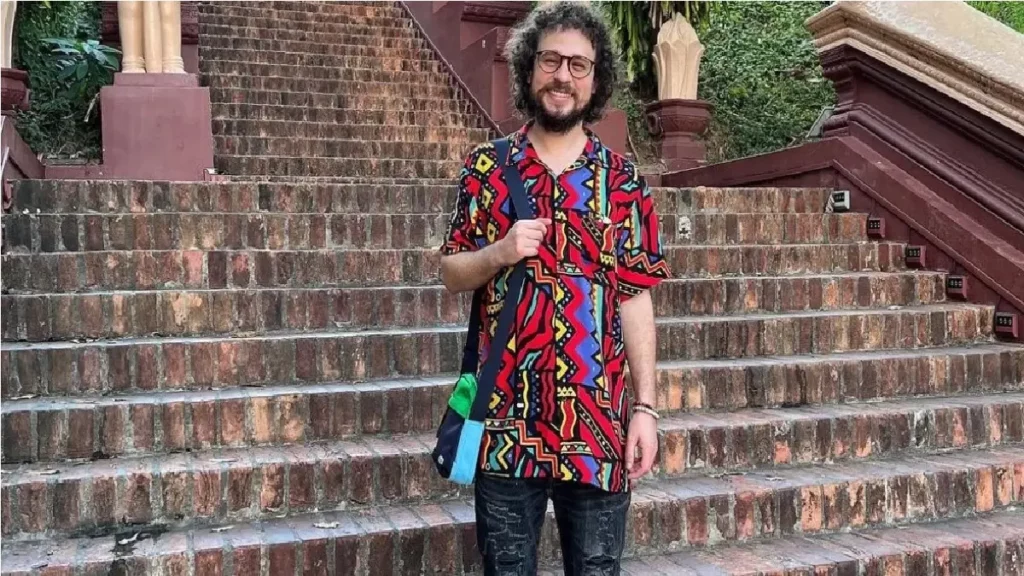 Luisito Comunica crea polémica por comer rata durante viaje por Asia