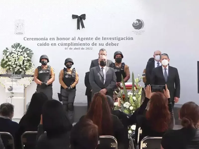 Fiscalía rinde homenaje a ministerial asesinado en Tlalancaleca.