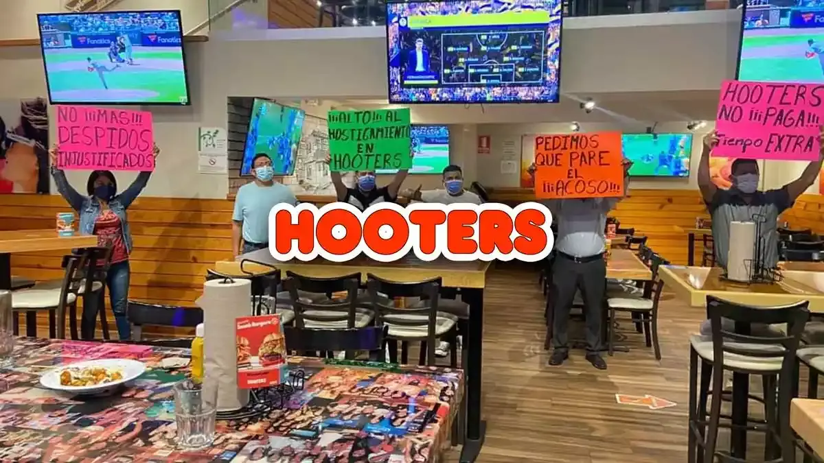 Trabajadores del restaurante Hooters Angelópolis se manifestaron