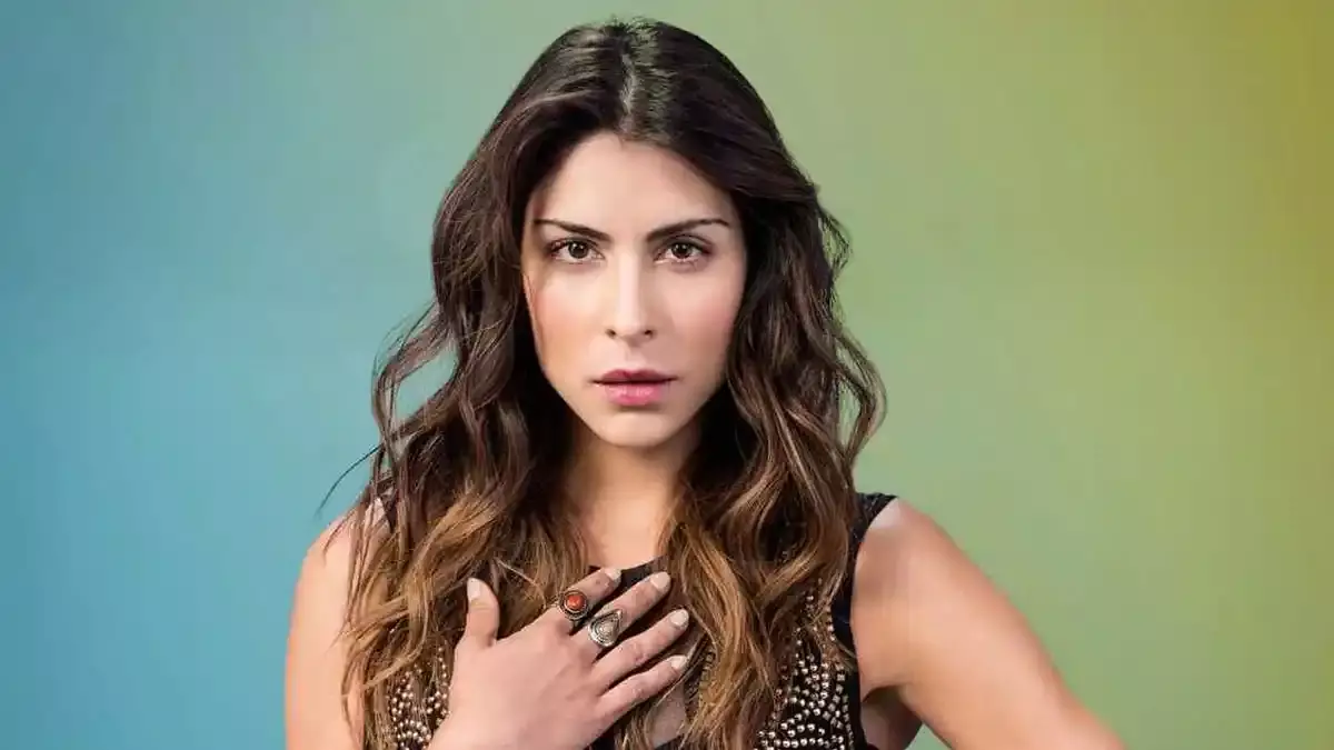 María León, cantante mexicana.