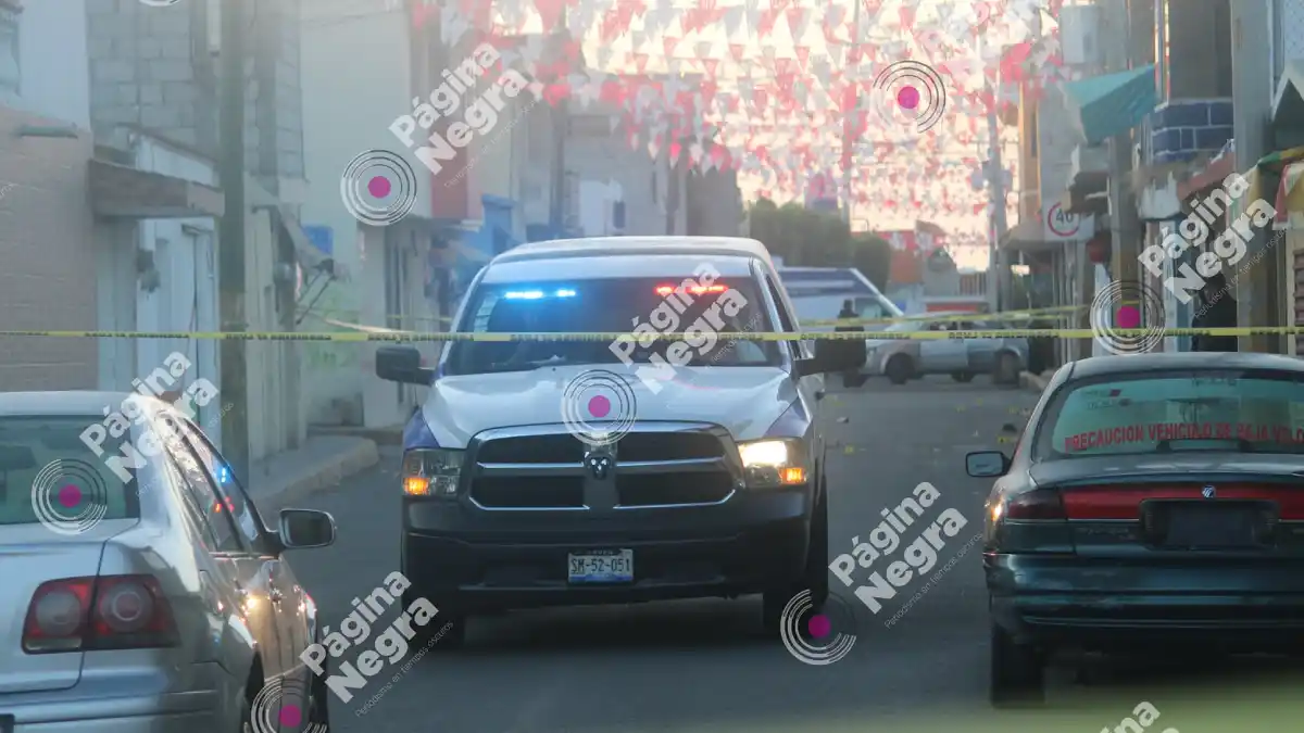 Asesinan a balazos a un joven de 23 años durante riña en Zacachimalpa.