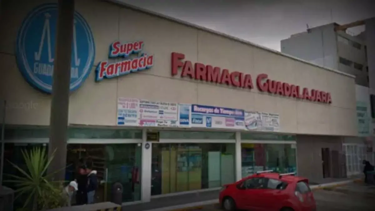 Hombre muere de un infarto en una Farmacia Guadalajara.
