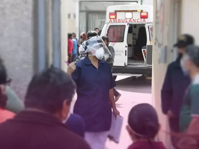Trabajadores del Hospital la Margarita amagan con manchar en Puebla.