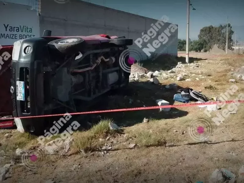 Choque entre camioneta y ADO deja un muerto en Nopalucan.