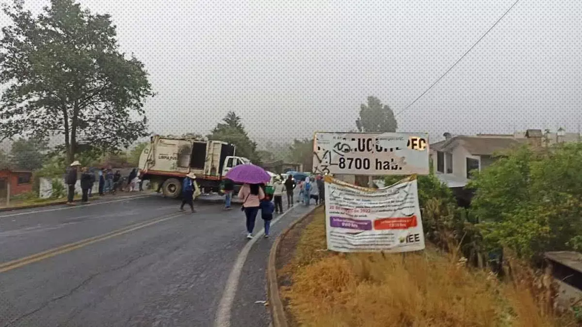 Pobladores de Tepeteno realizan manifestación.