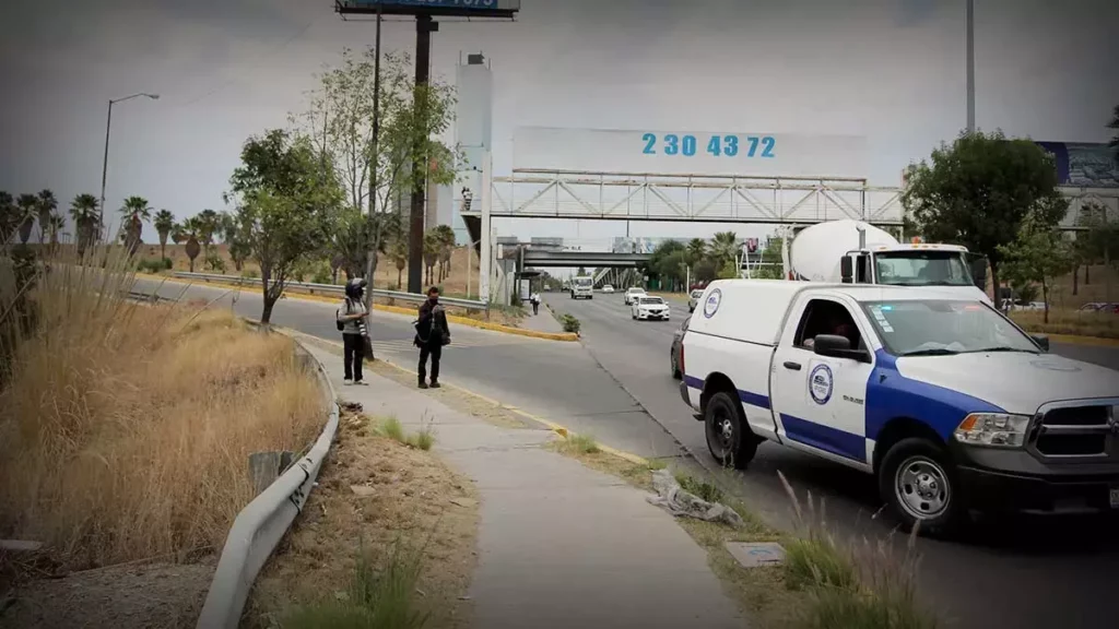 Encuentran un cráneo humano en plena Vía Atlixcáyotl.
