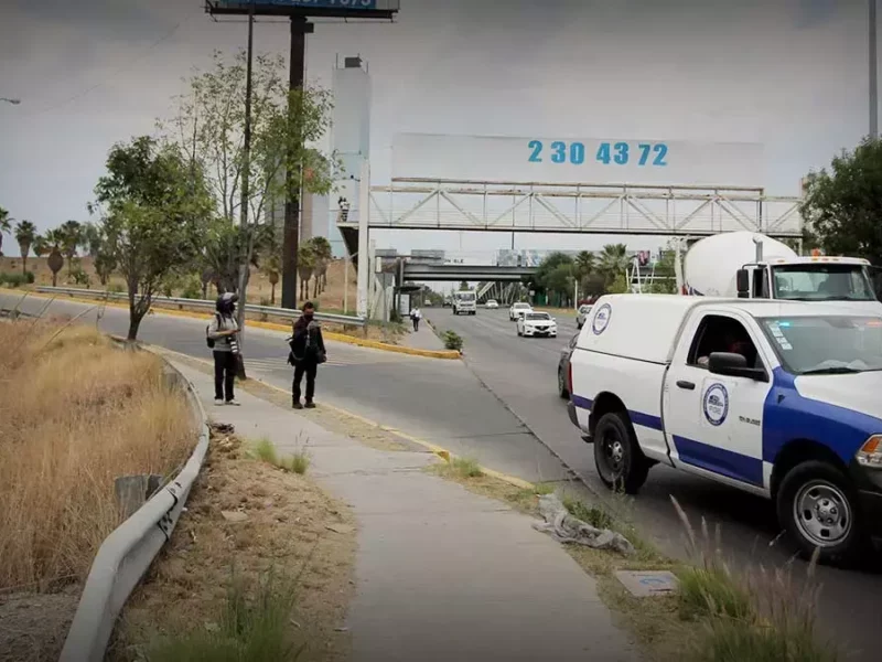 Encuentran un cráneo humano en plena Vía Atlixcáyotl.