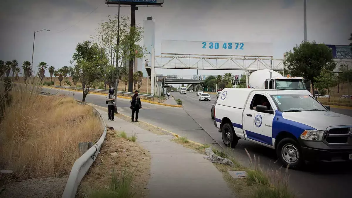 Encuentran un cráneo humano en plena Vía Atlixcáyotl.