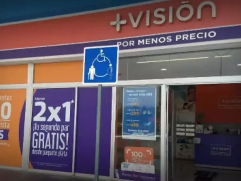Asaltan óptica Más Visión en Puebla.