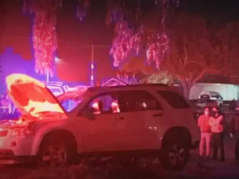 Conductor muere tras la volcadura de su camioneta en Acajete.