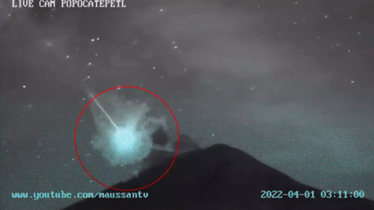 Bólido cae cerca del volcán Popocatépetl