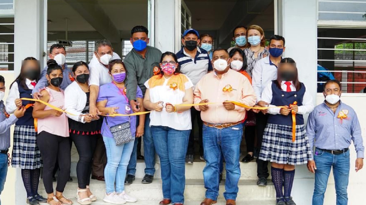 Estudiantes de bachillerato en la ceiba regresan a clases