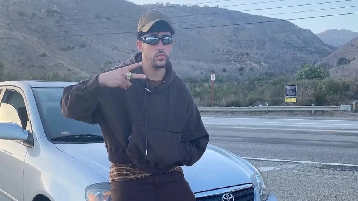Bad Bunny sufre accidente durante su concierto