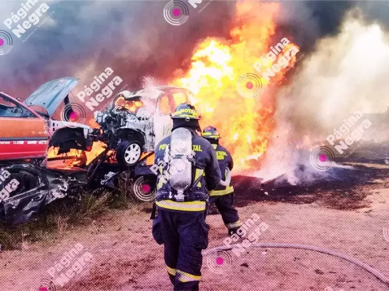 Vehículos terminaron calcinados por un incendio en un corralón