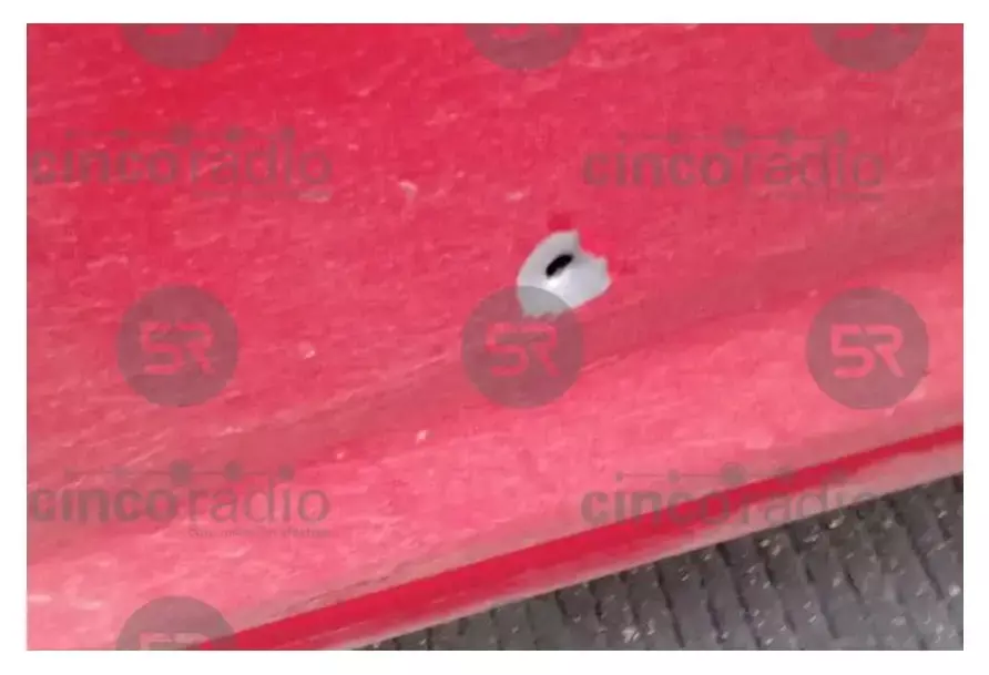 Uno de los conductores reportó los hechos al programa Cinco Radio.