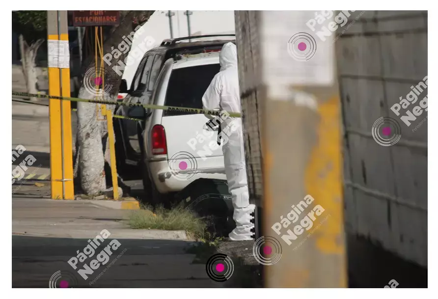 Agentes acordonaron el área y cerraron el paso peatonal y vehicular.