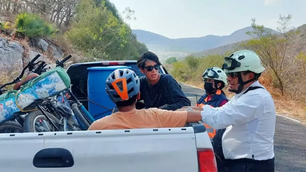 Protección Civil localiza a jóvenes extraviados.