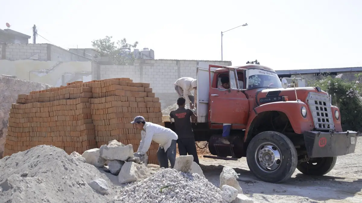 Reconstrucción en Xochimehuacan.