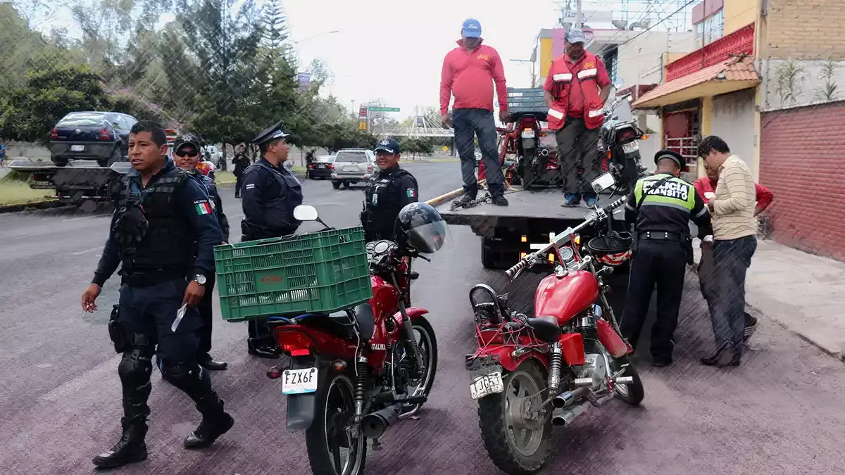 Operativo contra motociclistas.