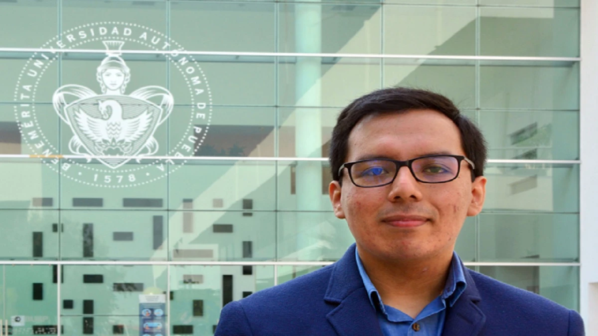 Egresado BUAP gana en el Concurso Nacional de Tesis.