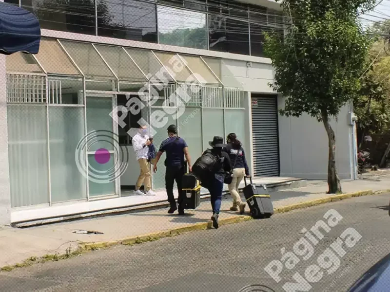 Agente ministerial herido por su compañero continúa hospitalizado