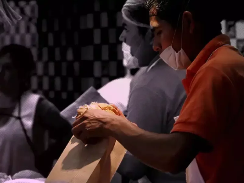 Asaltan negocio de cemitas en Tehuacán; dejan amarrados a los empleados