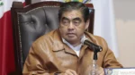 Barbosa anuncia que el uso de cubrebocas es voluntario.