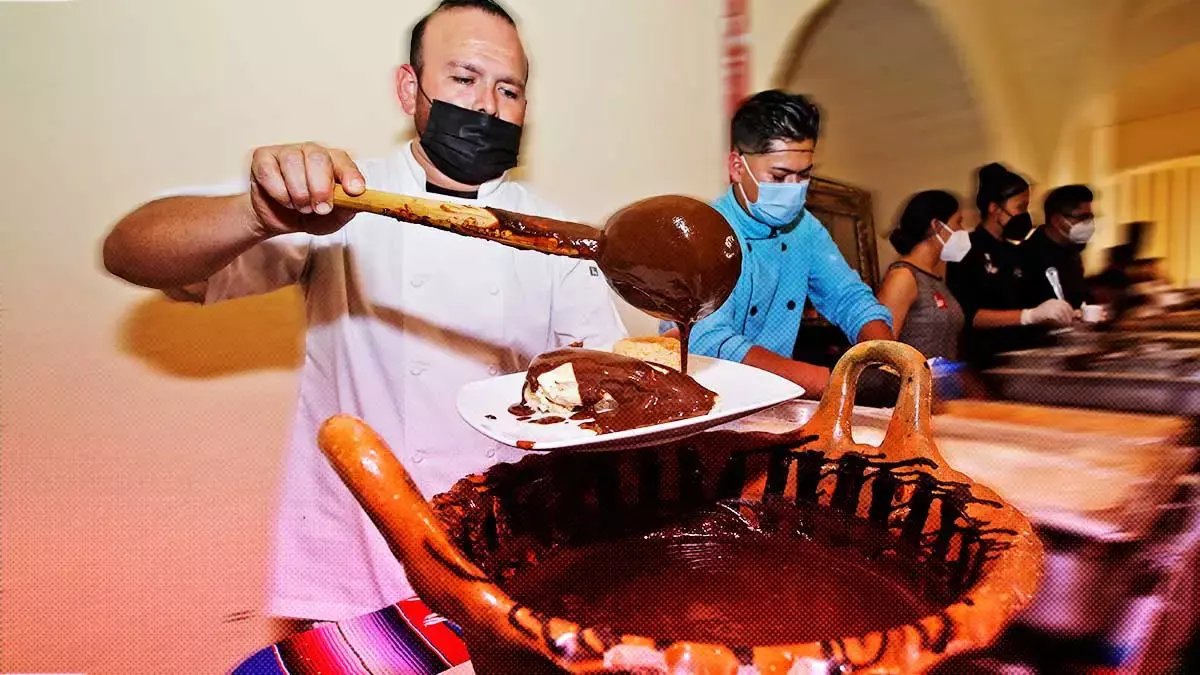 Canirac celebra al mole poblano, el platillo emblemático del estado