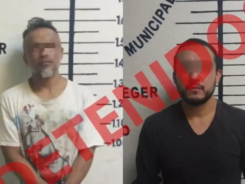 Policías de San Pedro Cholula detienen a narcomenudistas.