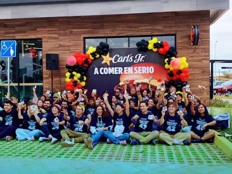 inauguración Carl’s Junior Puebla