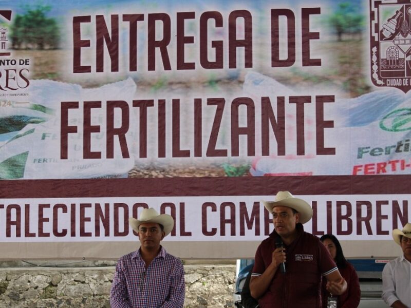 Compromiso Cumplido: el H. Ayuntamiento de Libres, realiza la primera entrega de fertilizante a productores del Municipio
