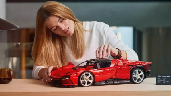 LEGO y Ferrari Daytona.