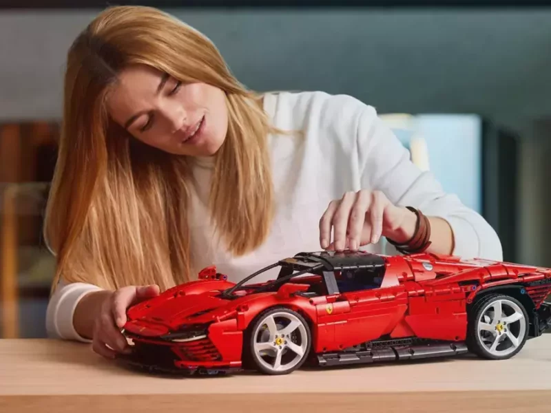 LEGO y Ferrari Daytona.