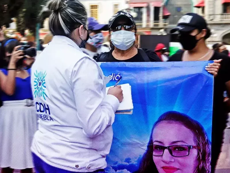 Se manifiestan por el feminicidio de Linda ocurrido en Tehuacán.
