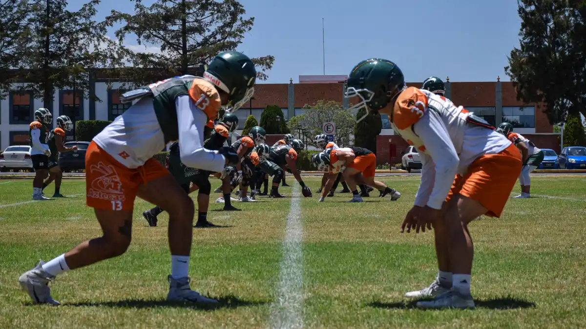 Los Aztecas de la UDLAP se preparan para el partido de septiembre.