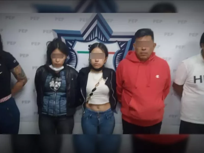 Detienen a 5 chilangos más por robo de celulares en la Feria de Puebla.