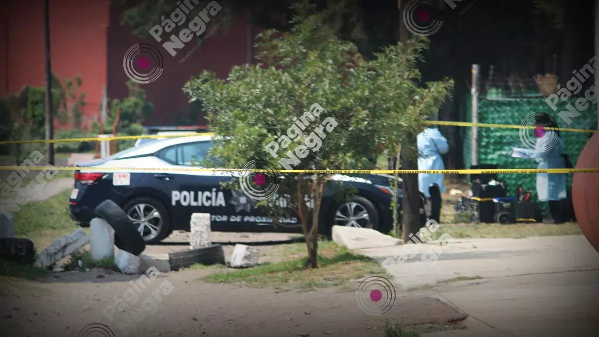 Encuentran cadáver encobijado y embolsado en Puebla.