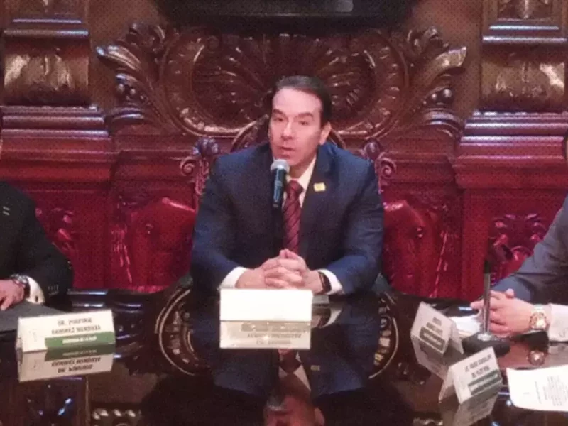 Porfirio Ramírez firma convenio con la Libre de Derecho