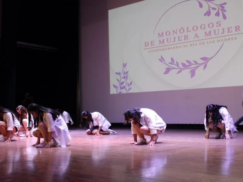Presentan en San Pedro Cholula “monólogos de mujer a mujer”.