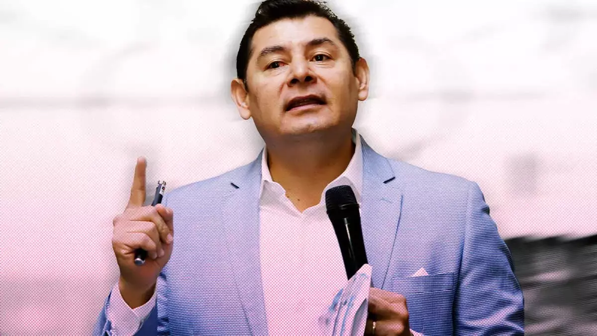 Senador de Morena denuncia por extorsión al director de Cambio