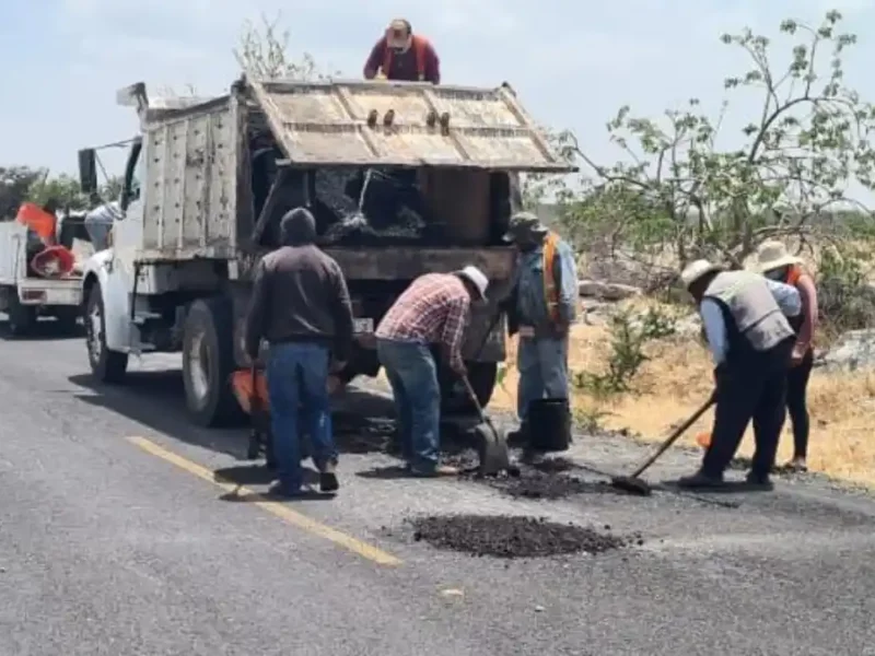 Interviene Infraestructura tramos carreteros en Huatlatlauca, Tepexi de Rodríguez y Tecamachalco
