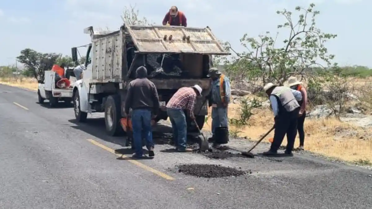 Interviene Infraestructura tramos carreteros en Huatlatlauca, Tepexi de Rodríguez y Tecamachalco