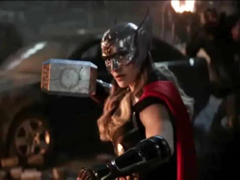 Thor Love and Thunder con detalles del traje de Natalie Portman
