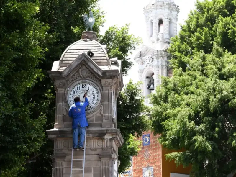 Los relojes de “el gallito” y palacio municipal vuelven a dar la hora, gracias a la oportuna intervención del Ayuntamiento de Puebla