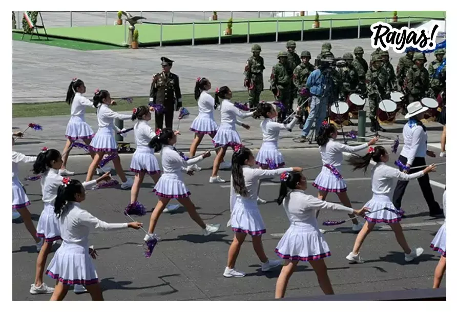 Top5 de uniformes escolares en el Desfile de Puebla